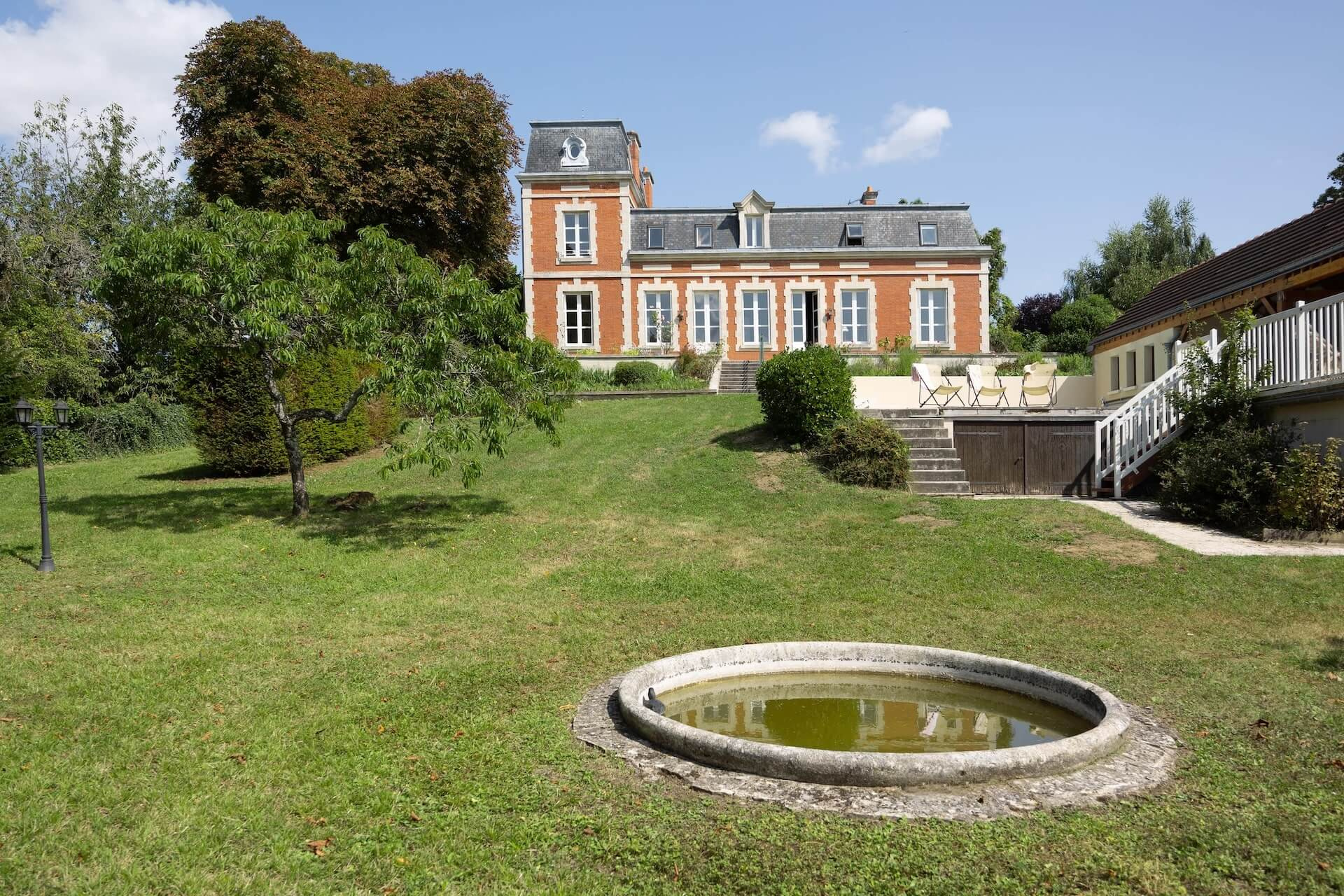 Panorama sur le parc et la vallée de l'aisne depuis la face sud de la maison rouge