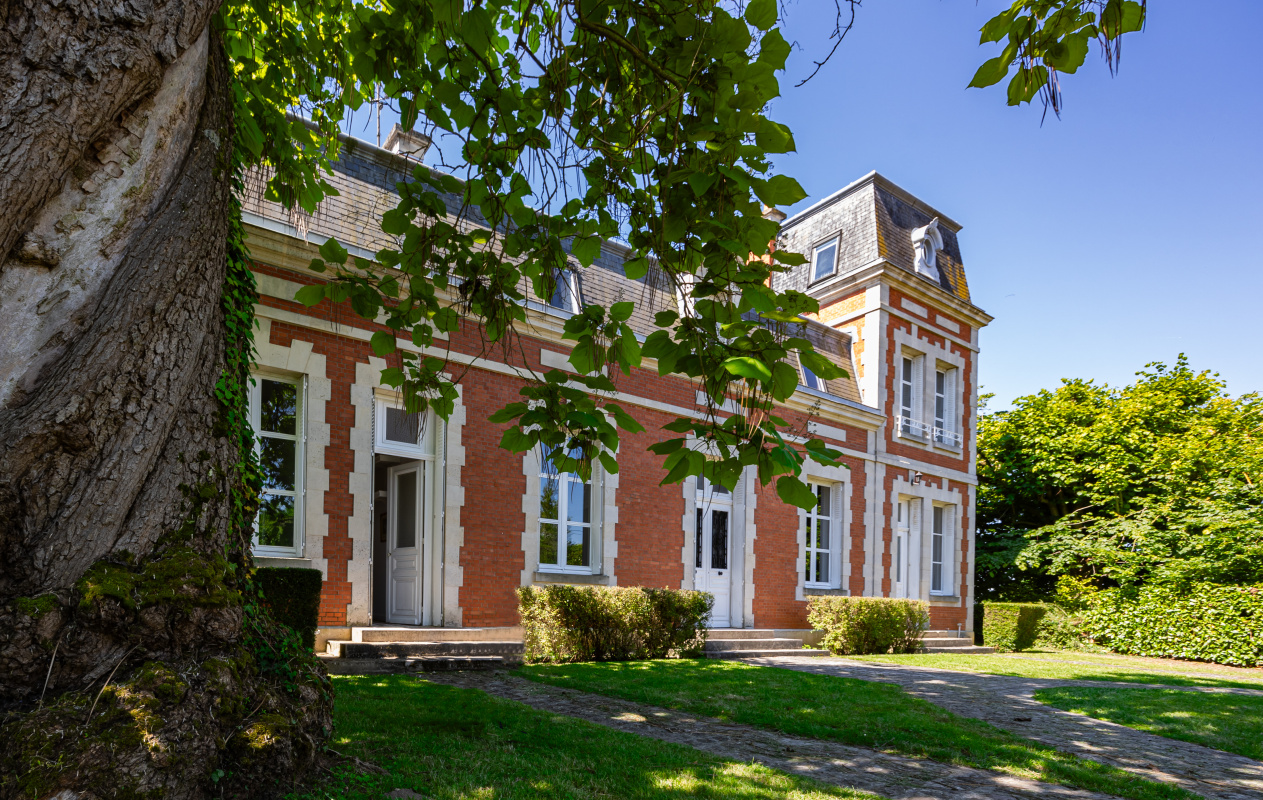 Présentation de La Maison Rouge à Beaurieux, maison d'exception en Champagne, à proximité de Reims